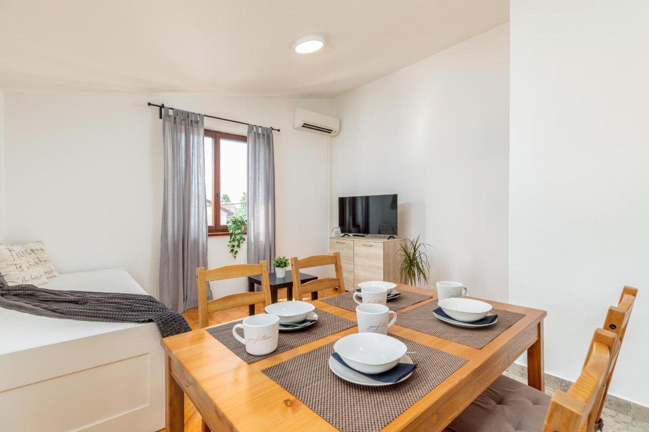 Apartment Tesic Close To The Sea With Shared 4Xbicycles Фажана Экстерьер фото